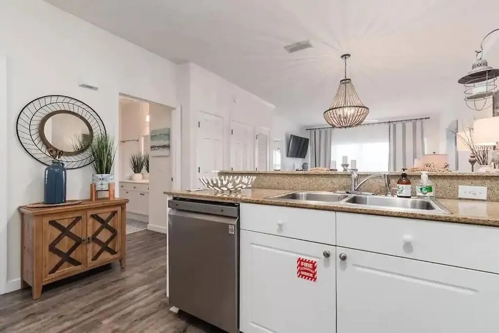 Miramar Beach - Steps From Private Beach Access! Destin